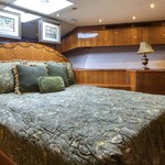 Hatteras 77 Convertible