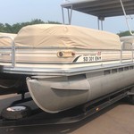 Sun tracker 25 party barge