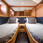 Pershing 64