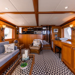 Outer reef yachts lrc cockpit motor yacht