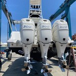 Boston Whaler 350 Outrage