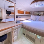 Sea ray 500 db sedan bridge