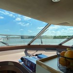 Sea ray 500 db sedan bridge