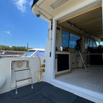 Sea ray 500 db sedan bridge