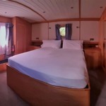 Wide beam narrowboat 65 x 12 hanbury monarch