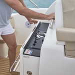 Quicksilver Activ 875 Sundeck