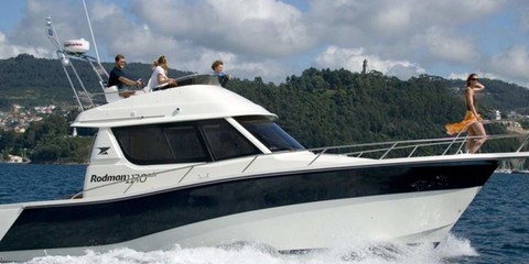 Rodman 870 Fly