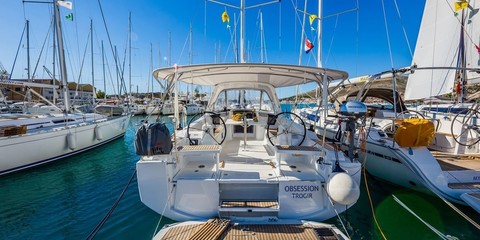 Beneteau Oceanis 38