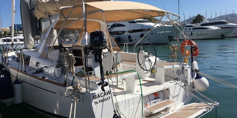Beneteau Oceanis 38