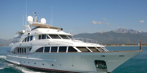 Benetti 122