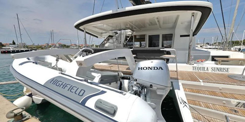 Lagoon 52