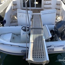 Majesty Yachts 50