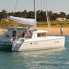 Lagoon 421