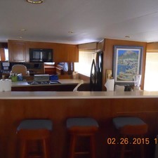 Vantare Cockpit Motoryacht