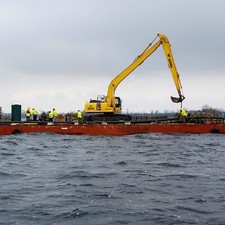 Commercial 100' x 34' x 7' Barge Charter