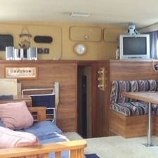 Chris-Craft Catalina 381