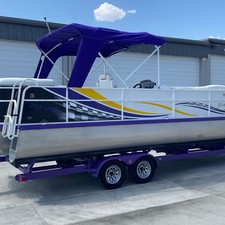 PlayCraft Tritoon 2700