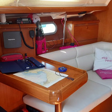 Sun Odyssey 37