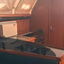 Sun Odyssey 37