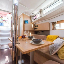 Oceanis 38