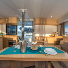 Lagoon 42 (2017) equipped with generator, A/C (sal