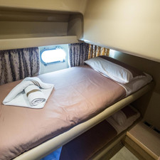 Ferretti 460