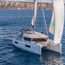 Lagoon 40 (4Cab)