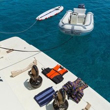 Ferretti 68