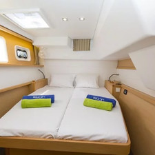 Lagoon 450F AC &amp; GEN &amp; WM