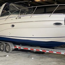 Rinker 320 Express Cruiser