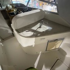 Rinker 320 Express Cruiser