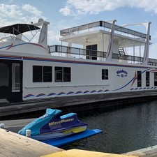 Majestic Houseboat