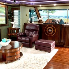 Majestic Houseboat