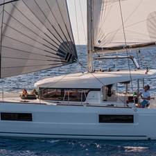 Lagoon 40 - 4 + 2 cab