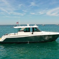 Tiara Yachts Q44