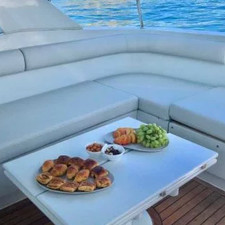 Pershing 39