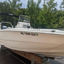 Nauticstar 211