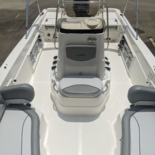 Nauticstar 211