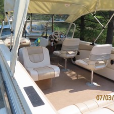 Crestliner Phantom SST 2160 Ph