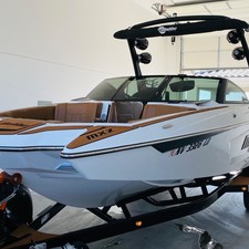 Malibu Wakesetter 23 MXZ