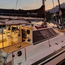 Alugel KURT HUGHES 43 (diaria) HUGHES