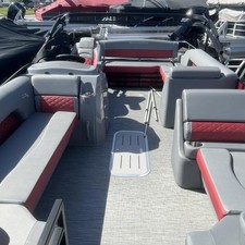 Bennington 23 LSB