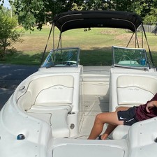 Sea Ray 240 Sundeck