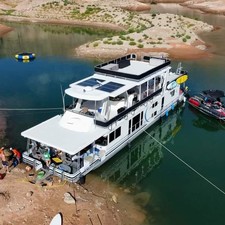 Majestic Houseboat