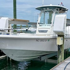 Everglades 243 Center Console