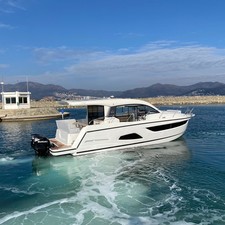 Sealine C390V
