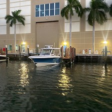 Boston Whaler 350 Realm