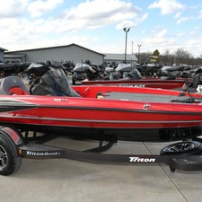 Triton 18 TrX w/200HP Pro-XS