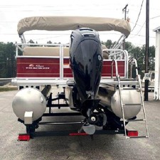 Sun Tracker Party Barge 18 DLX