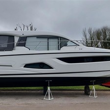 Sealine C390